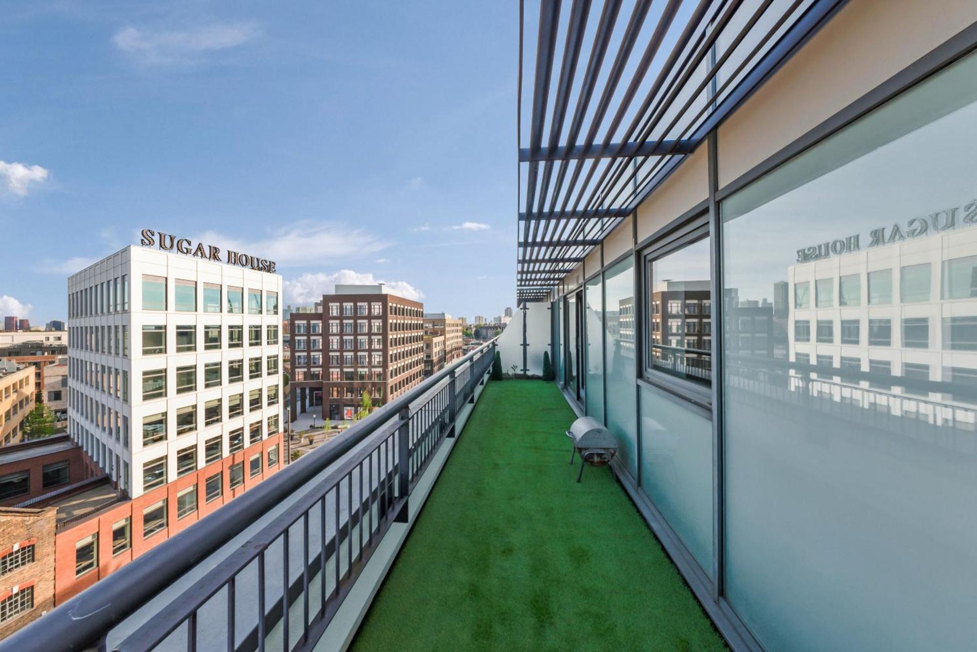 Penthouse W/ Hot Tub Near Stratford, Westfield Lejlighed London Eksteriør billede
